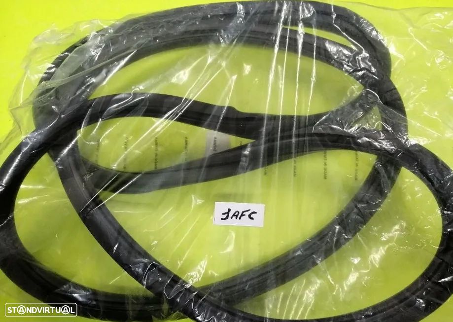 Borracha do vidro para-brisas Nissan Cabstar F22 72710-T6000 - 1