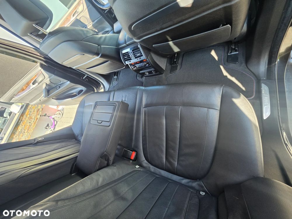 BMW X5 xDrive50i - 10