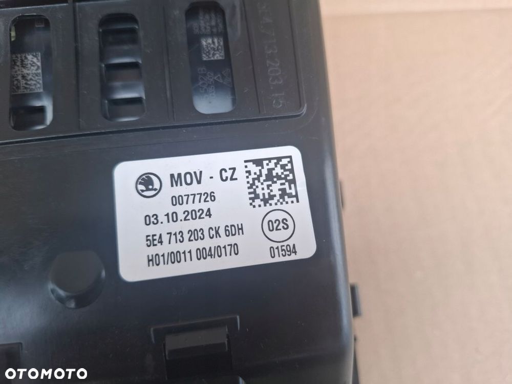 TUNEL PANEL PRZEŁĄCZNIK BIEGÓW SKODA OCTAVIA IV 5E4 - 8