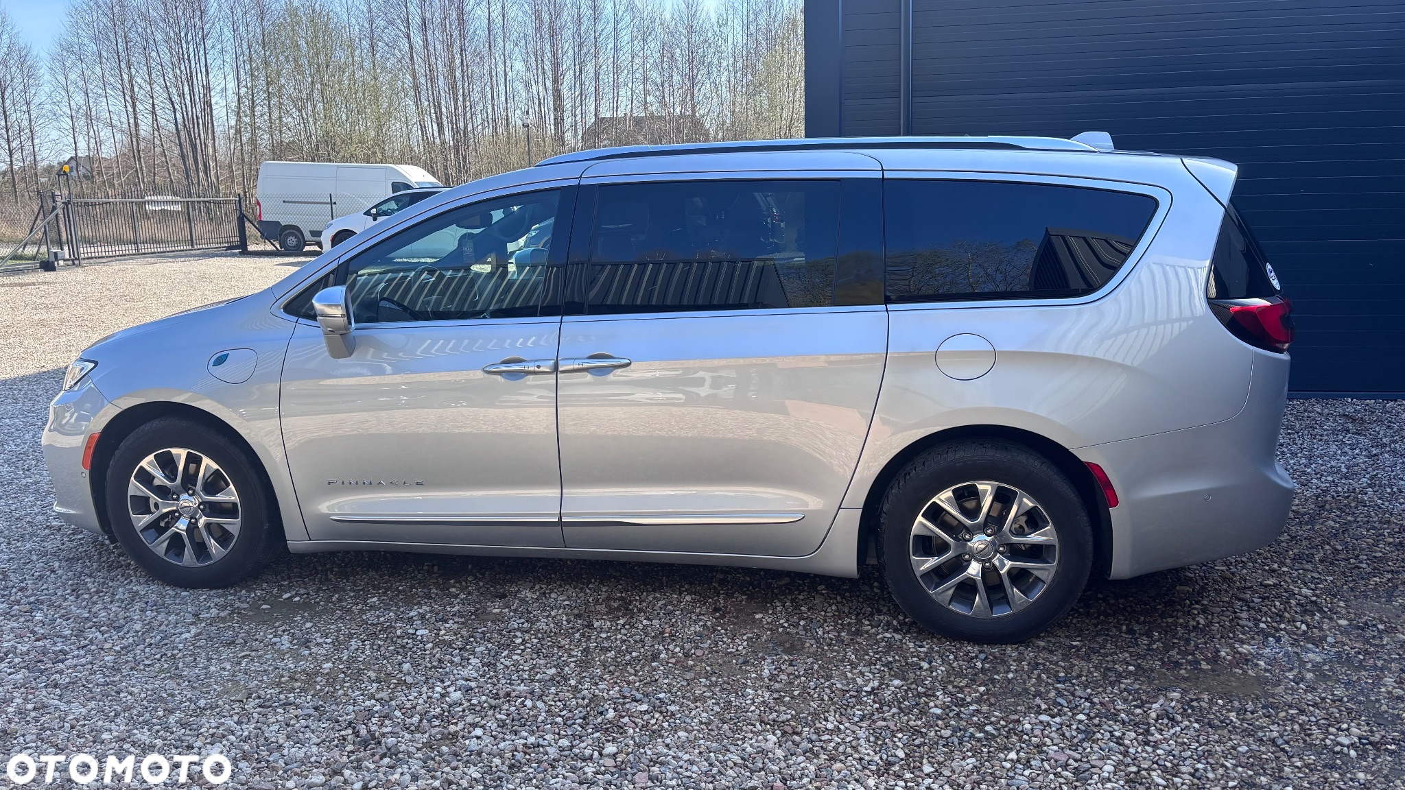 Chrysler Pacifica - 8