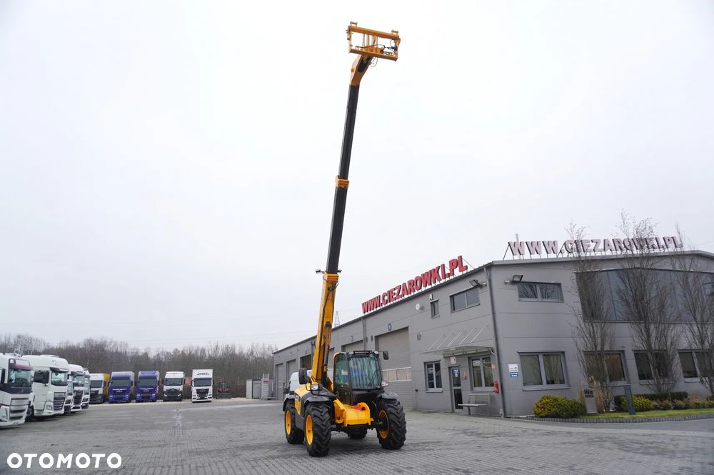 JCB 535-95 / 3,5 t / zasięg 9,5 m / joystick - 12