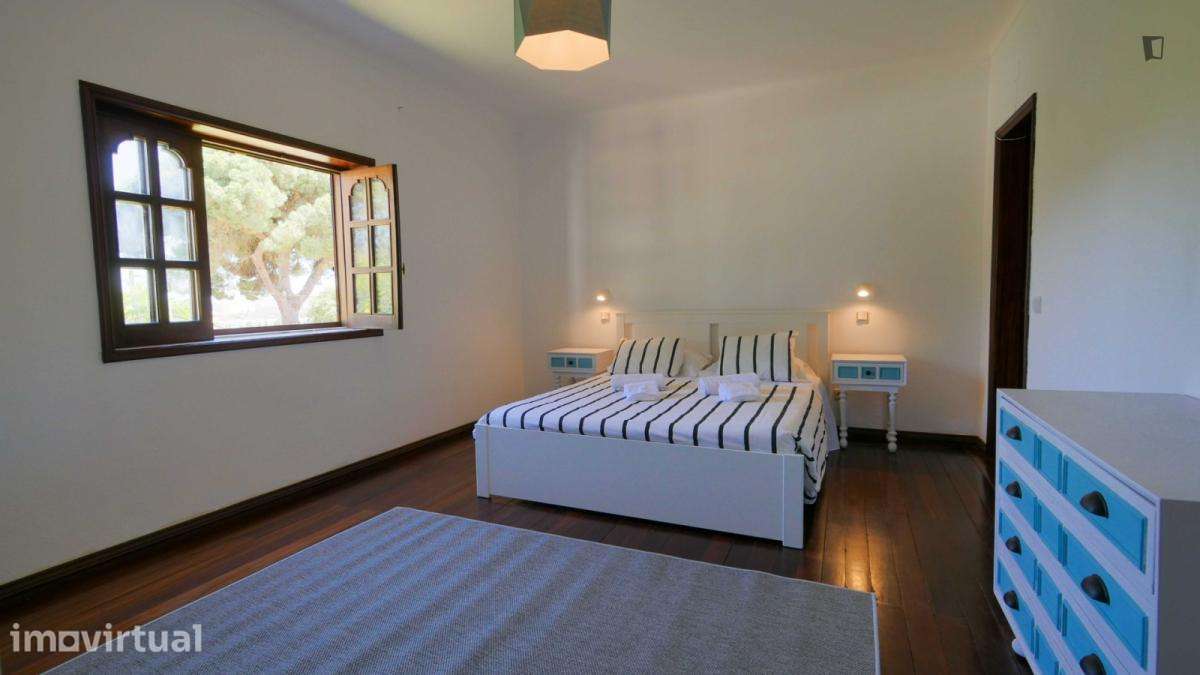 Quarto - localizado em Setubal - Grande imagem: 4/10