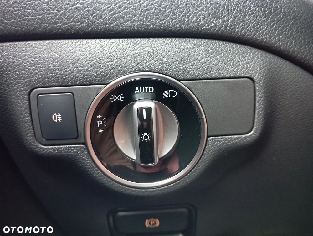 Mercedes-Benz GLA 220 4-Matic AMG Line - 30