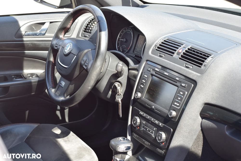 Skoda Octavia 2.0 TDI DPF DSG RS - 13