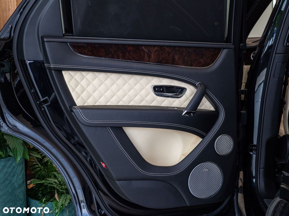 Bentley Bentayga - 27