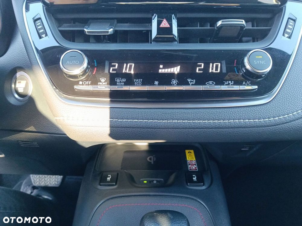 Toyota Corolla 1.8 Hybrid GR Sport Dynamic - 21