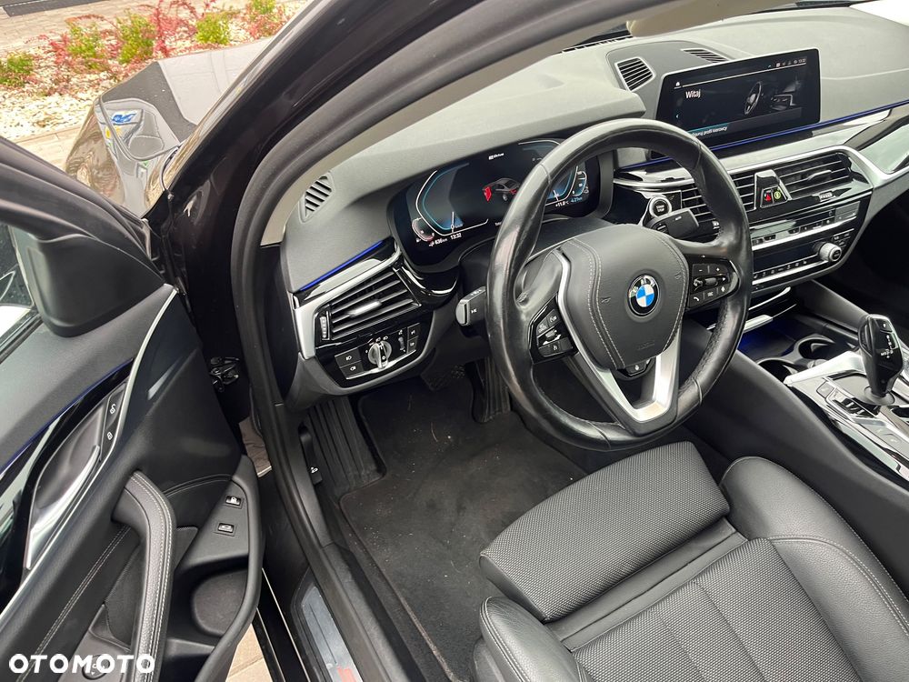 BMW Seria 5 530e iPerformance xDrive Sport Line sport - 12