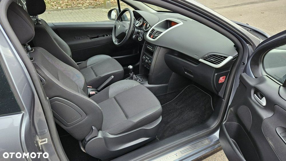 Peugeot 207 - 14