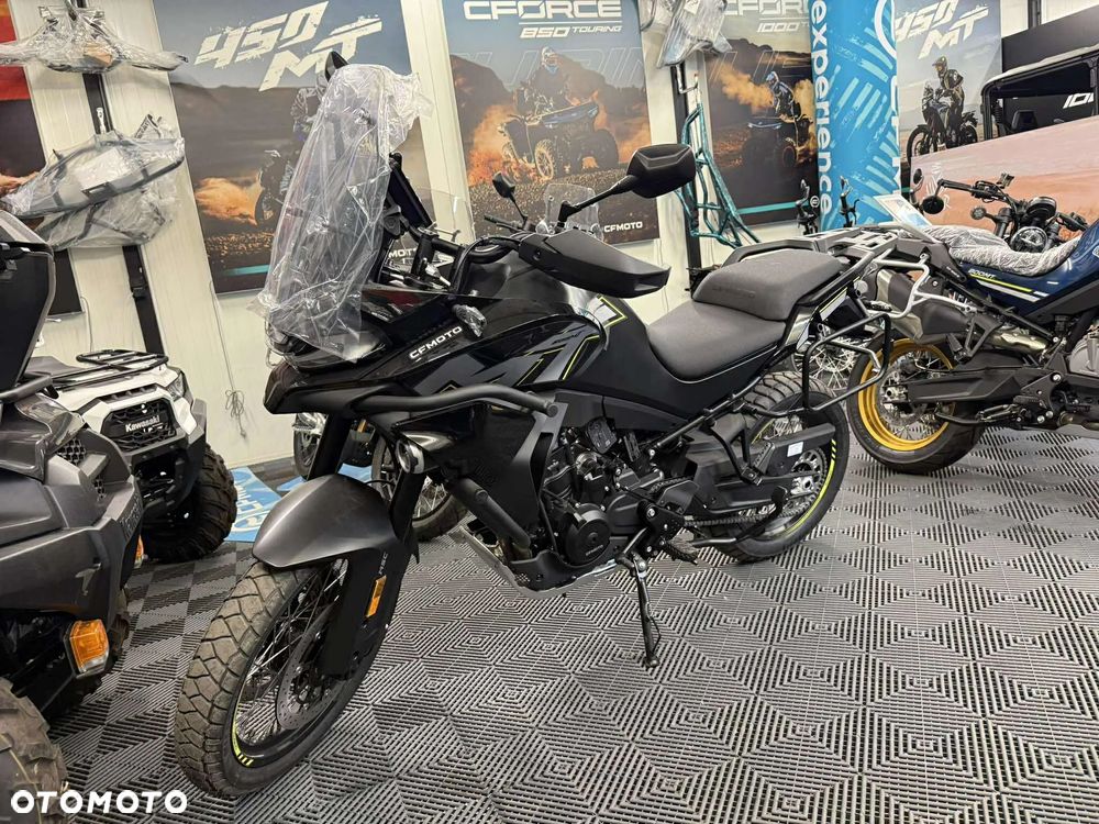 CFMoto MT - 1