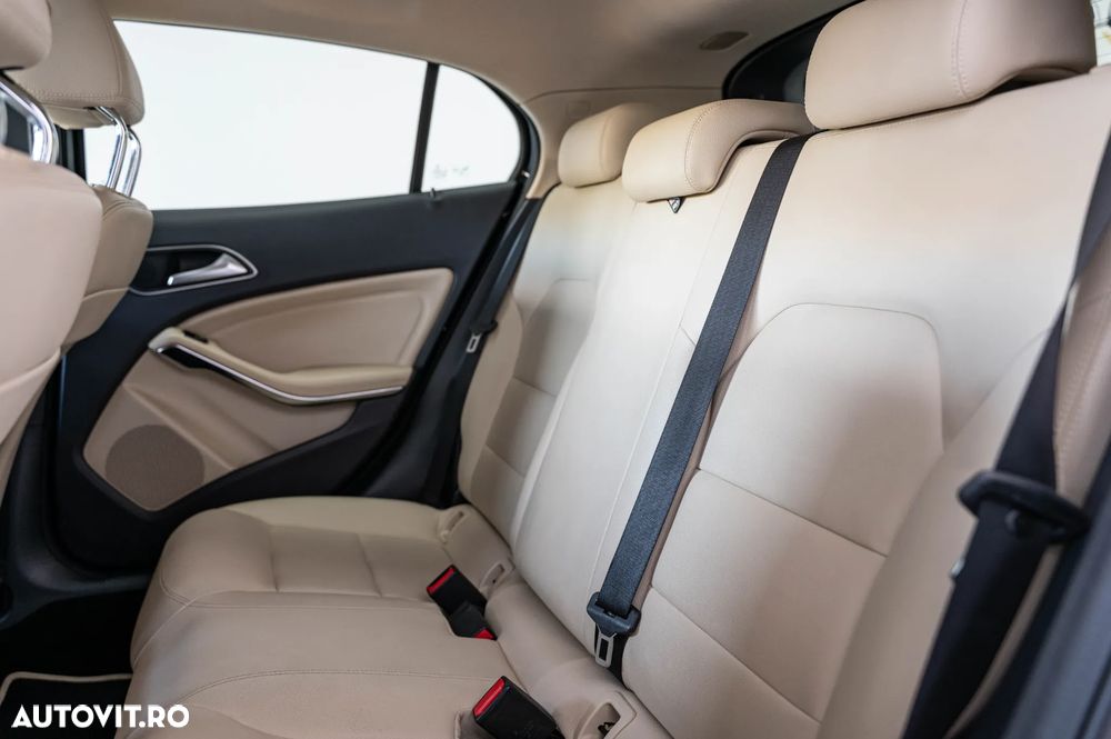 Mercedes-Benz GLA 220 4MATIC 7G-DCT - 7