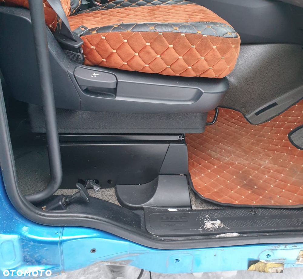 KABINA Z KLIMATYZACJĄ 2018r. DAF XF 106 LIFT SUPER SPACE CAB - 13