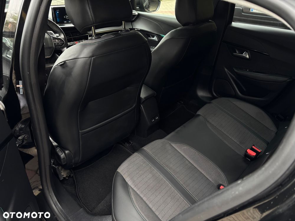 Peugeot 208 PureTech 100 EAT8 Allure - 16