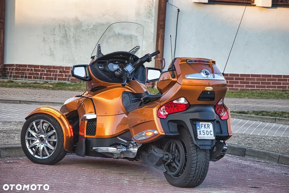 Can-Am Spyder - 1