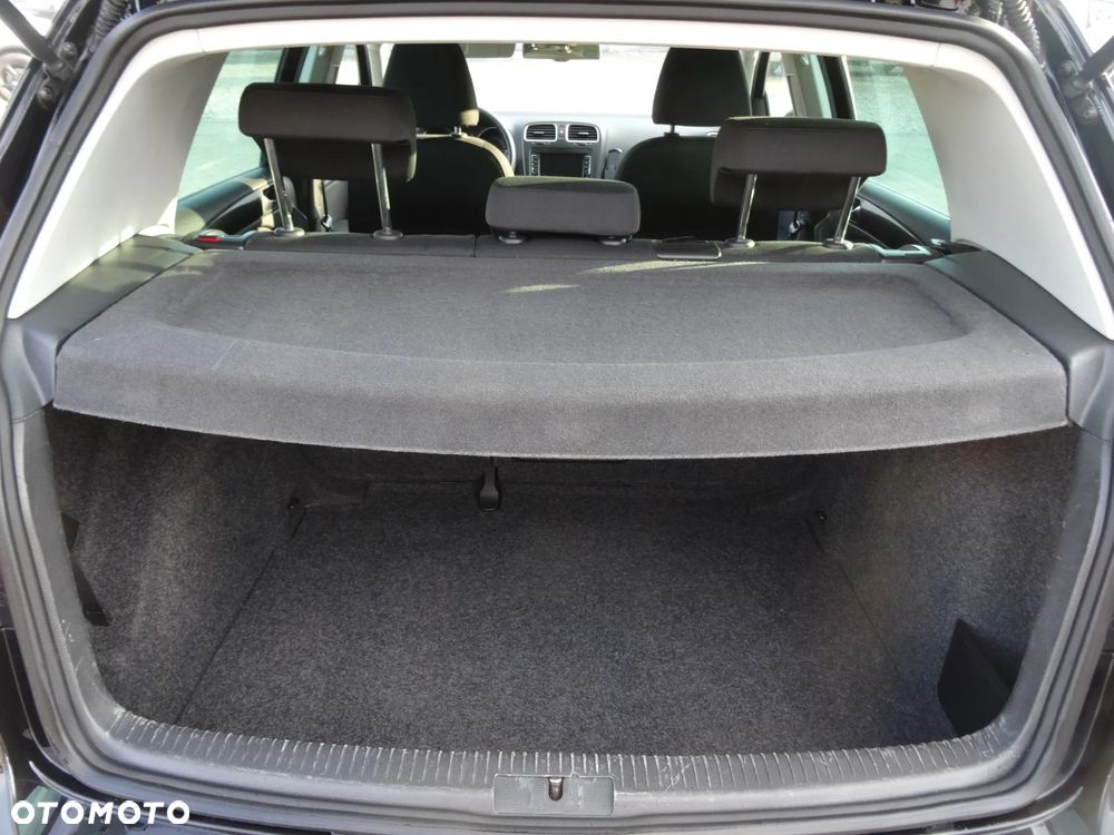 Volkswagen Golf 1.6 TDI BlueMotion Technology Cup - 16