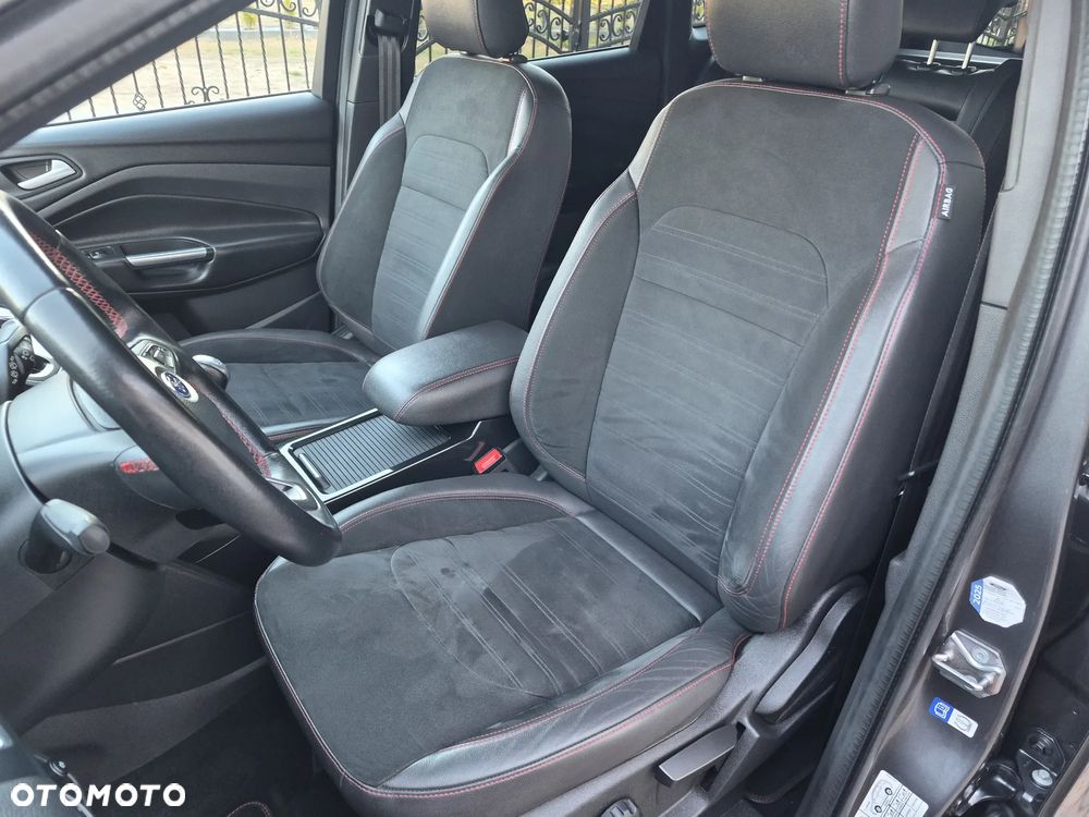 Ford Kuga 1.5 EcoBoost 2x4 ST-Line - 18