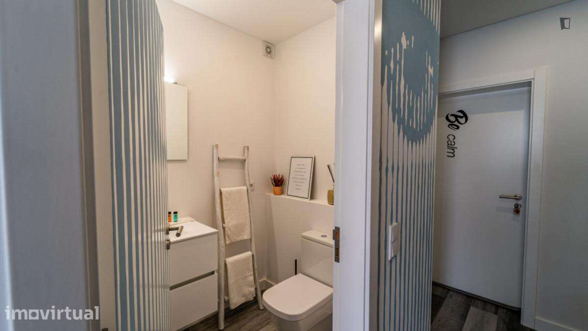 Quarto - localizado em Faro - Grande imagem: 4/30