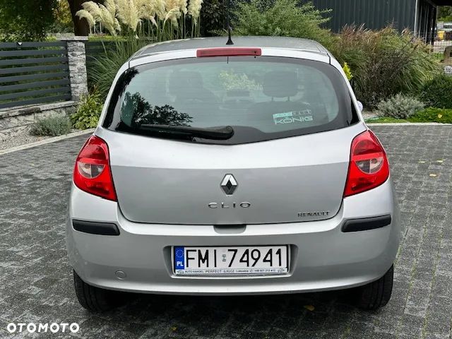 Renault Clio 1.2 16V Authentique - 5