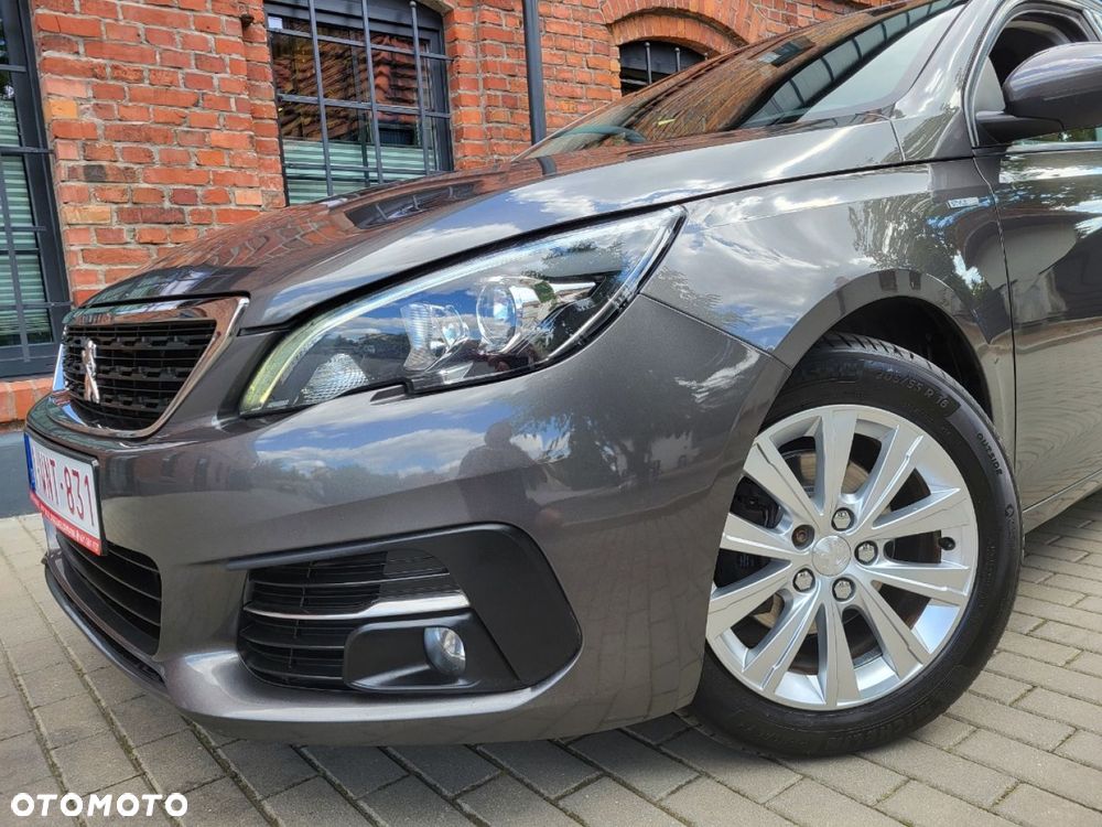 Peugeot 308 - 40