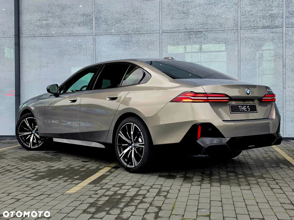 BMW Seria 5 520i mHEV M Sport - 4