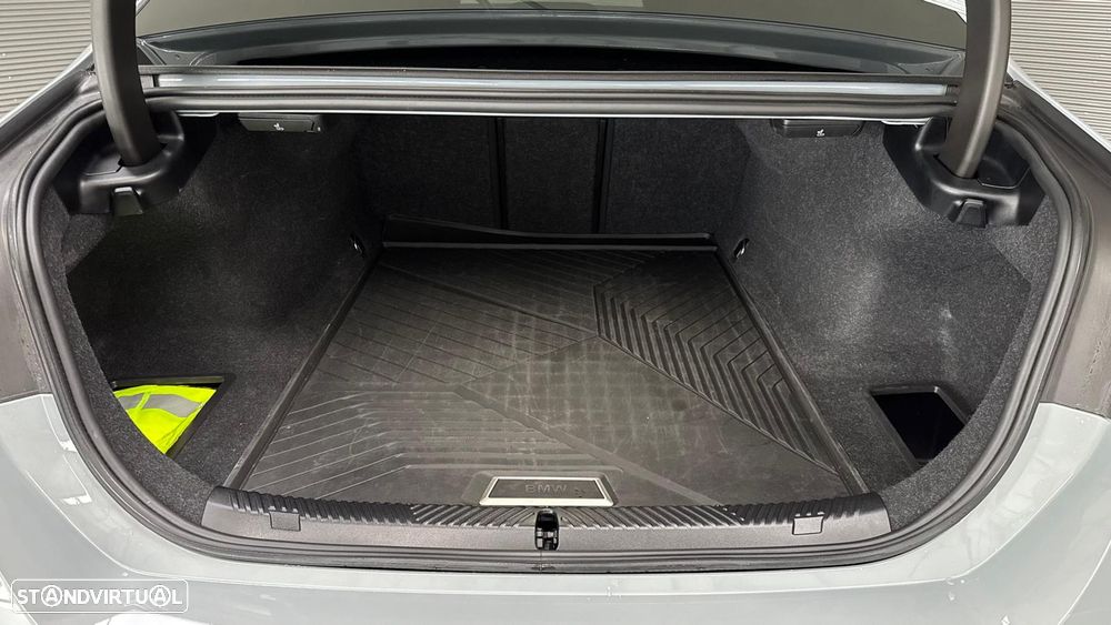 BMW i5 eDrive40 Pack Desportivo M - 26
