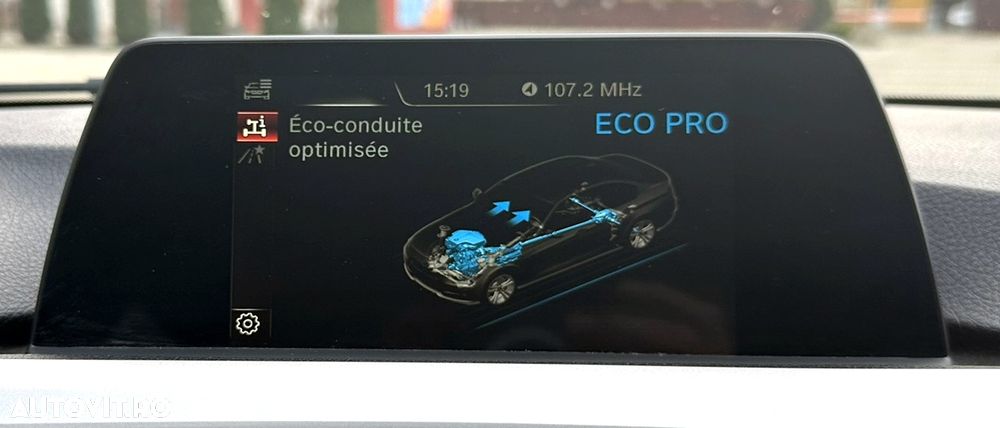 BMW Seria 3 330e iPerformance Advantage - 32