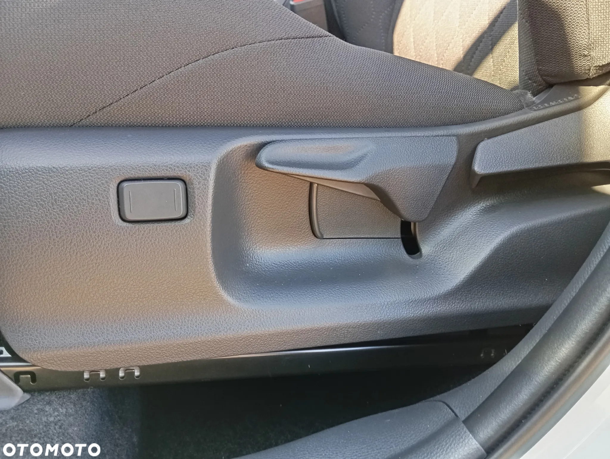 Toyota Corolla Cross 2.0 Hybrid Style - 18