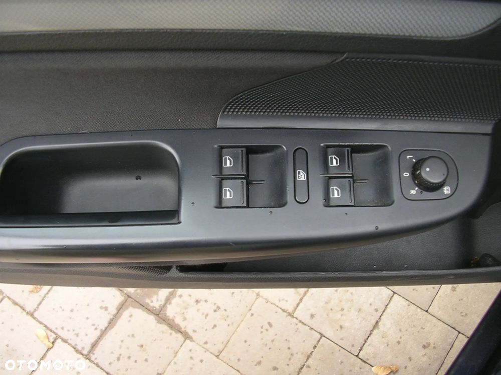 Volkswagen Golf VI 1.2 TSI BlueMot Comfortline - 10