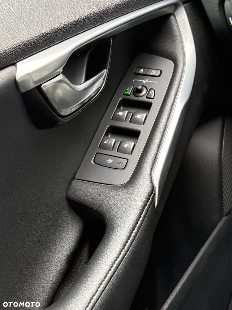 Volvo V40 D4 Summum - 12