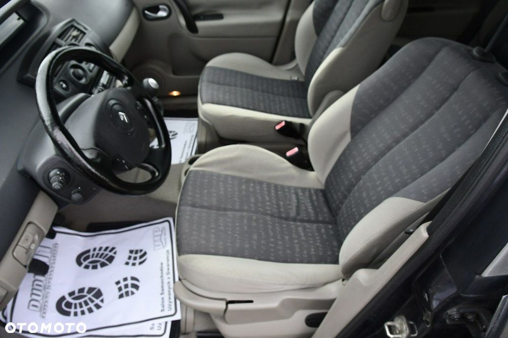 Renault Grand Scenic - 16