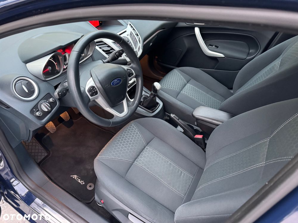 Ford Fiesta 1.4 Titanium - 36