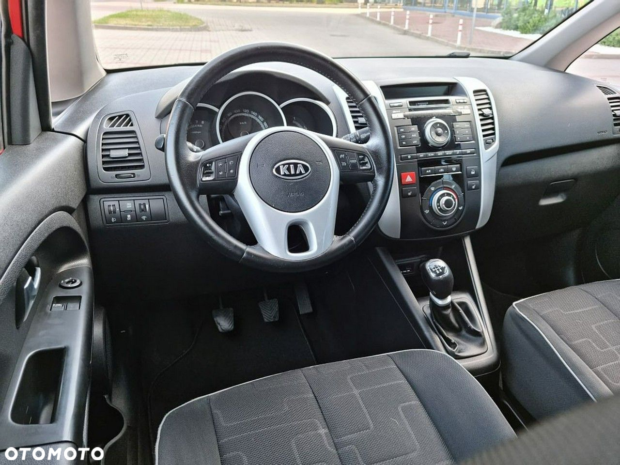Kia Venga - 11