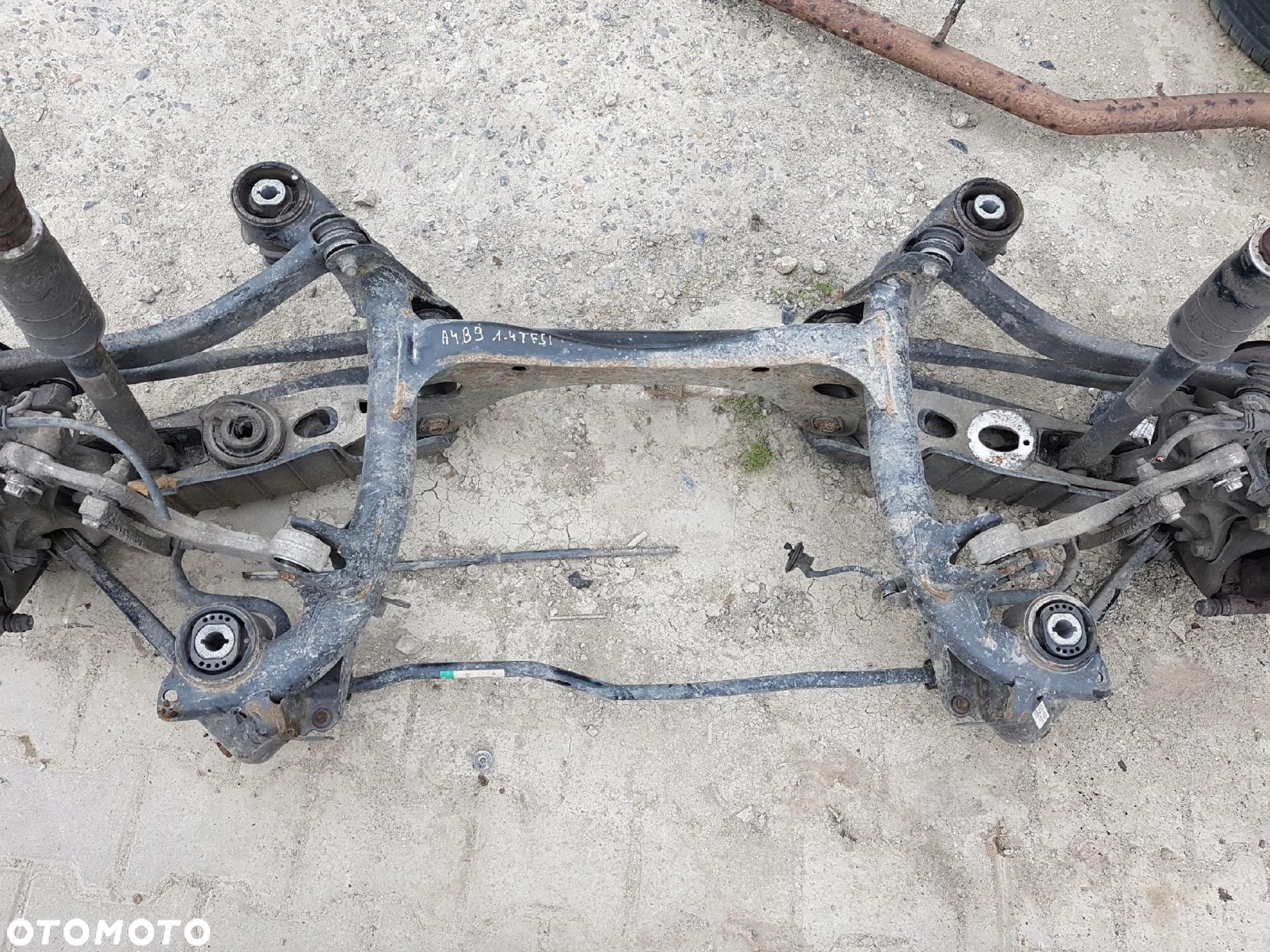 AUDI A4 B9 8W 15-18r BELKA ZAWIESZENIA TYŁ - 3