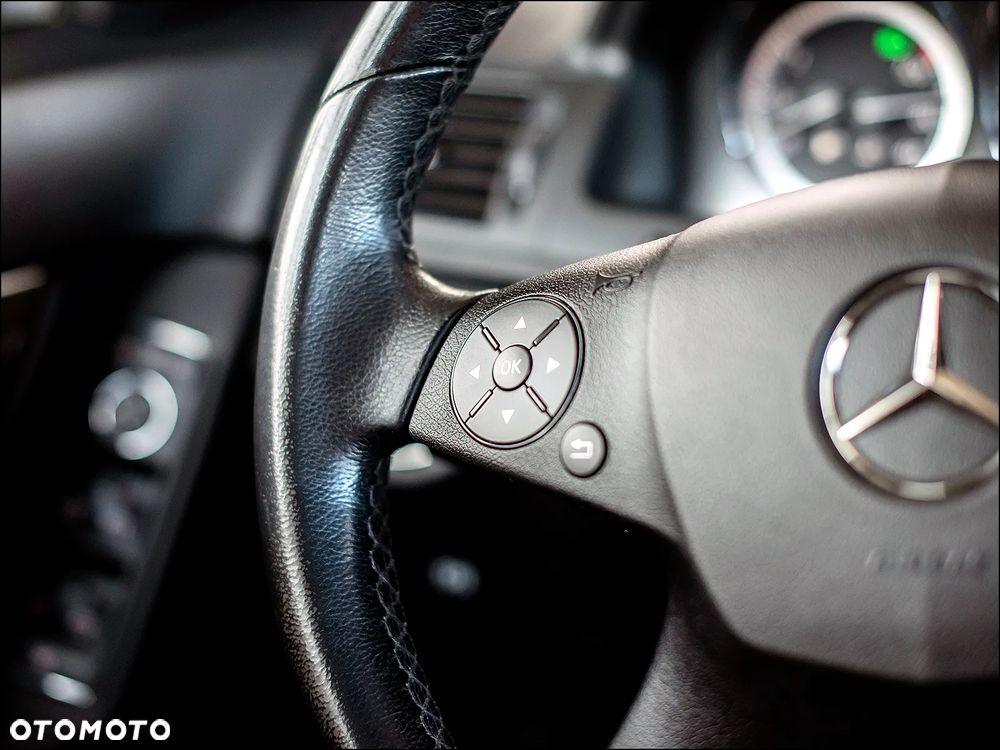 Mercedes-Benz Klasa C 180 Kompressor BlueEFFICIENCY Elegance - 18