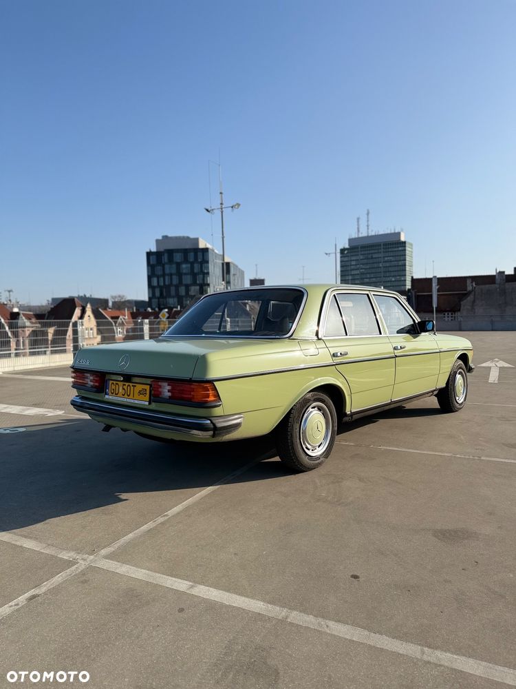 Mercedes-Benz W123 - 9