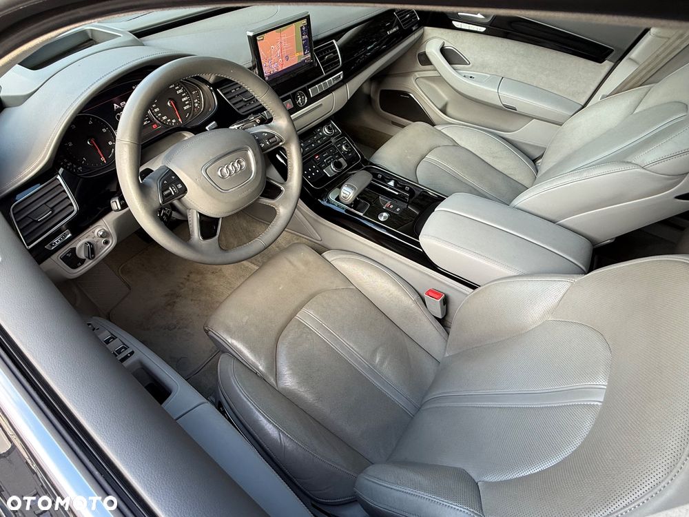 Audi A8 - 12