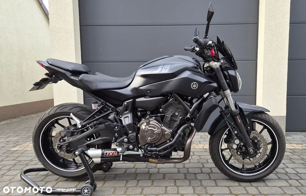 Yamaha MT - 2