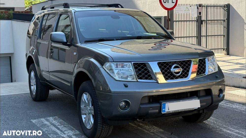 Nissan Pathfinder 2.5 dCi Aut SE - 2
