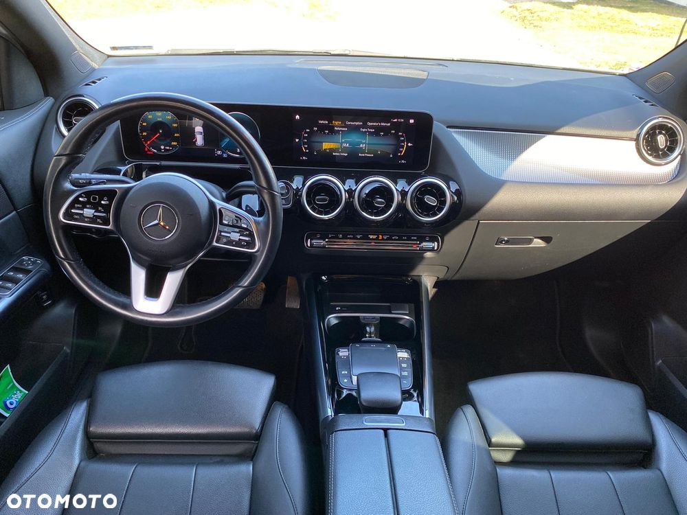 Mercedes-Benz GLA 250 4Matic 8G-DCT Progressive - 11
