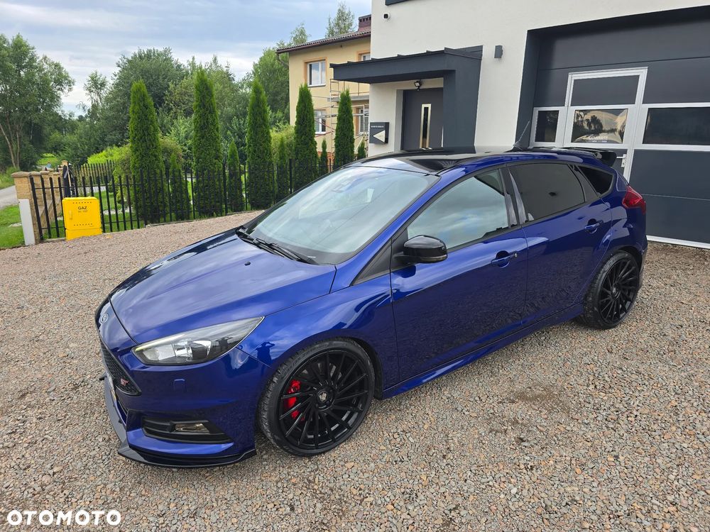 Ford Focus 2.0 EcoBoost ST mit Leder-Exclusiv-Paket - 16