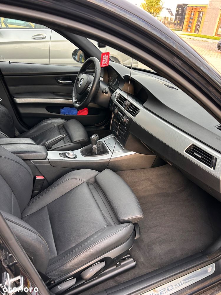 BMW Seria 3 320i - 16