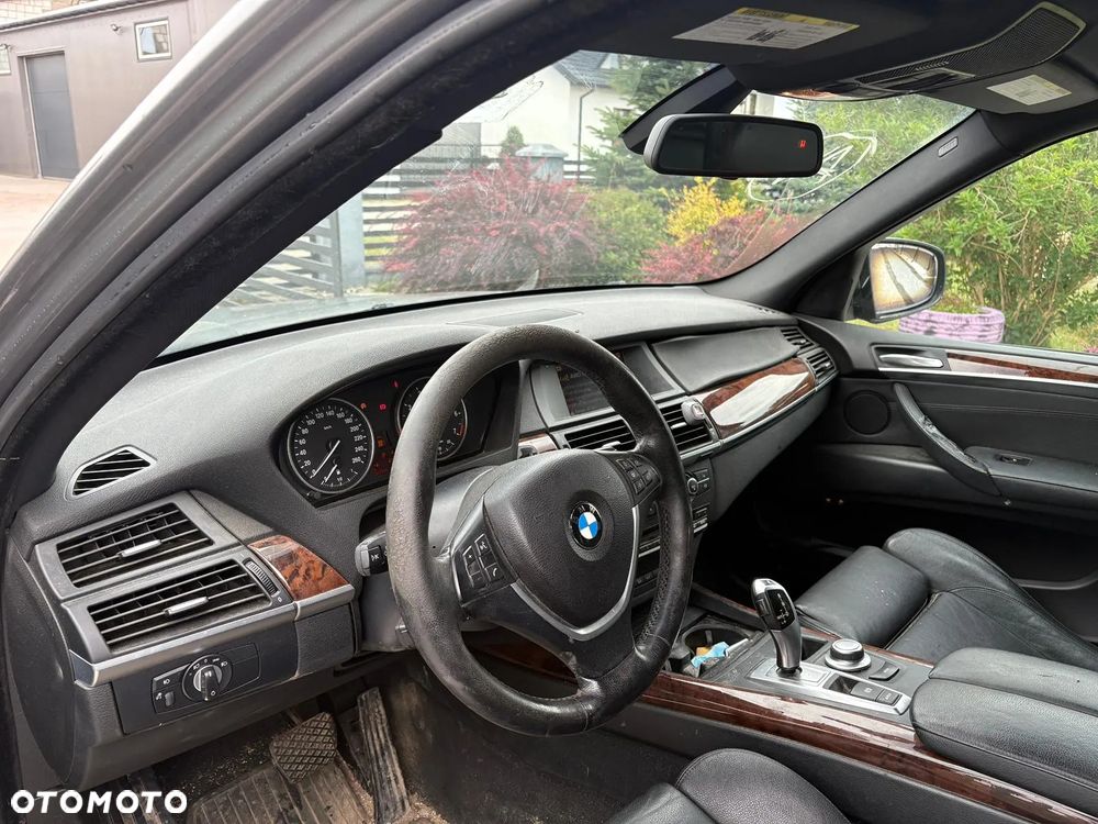 BMW X5 4.8i xDrive - 12