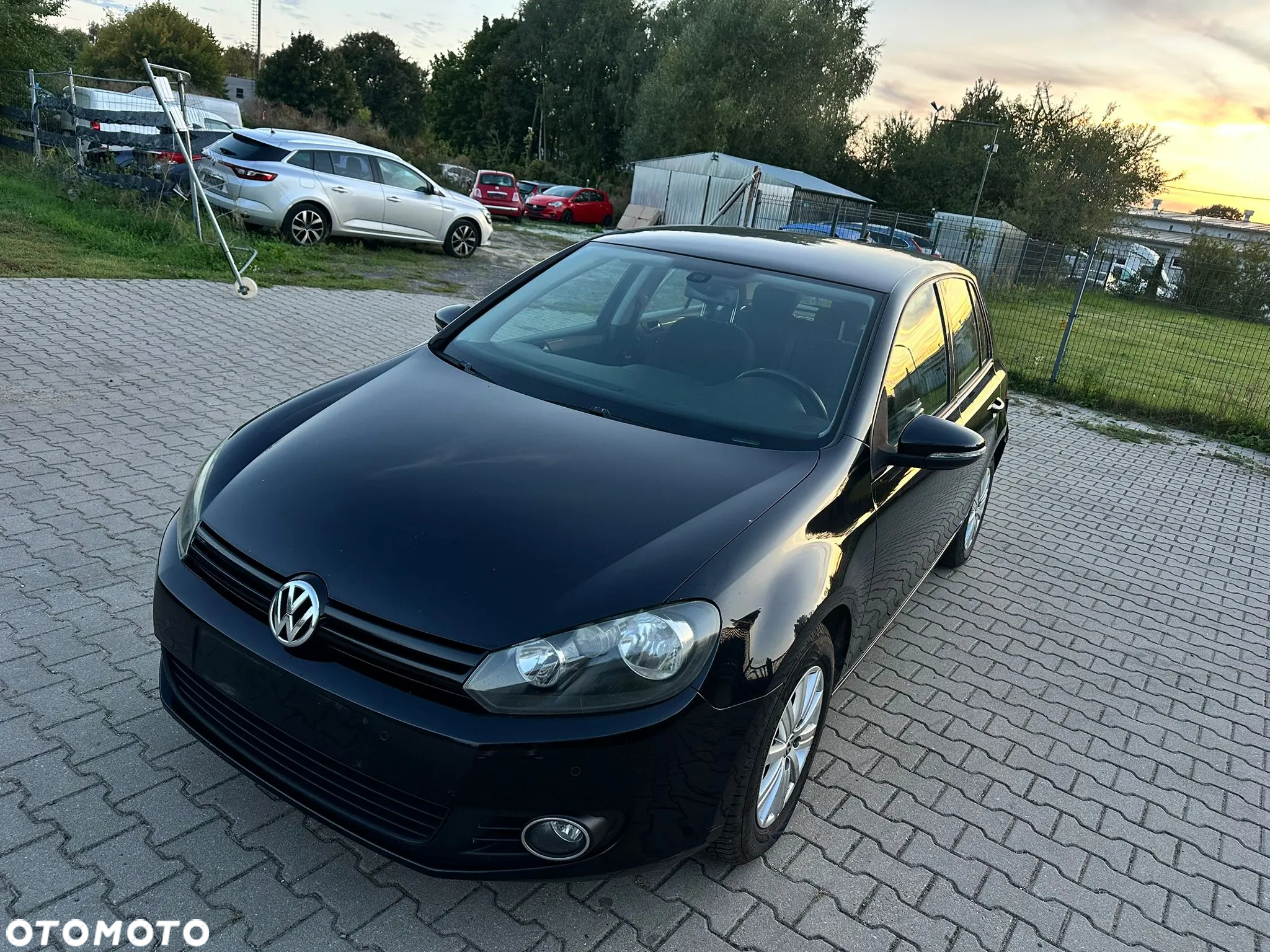 Volkswagen Golf 1.6 TDI DPF Trendline - 4