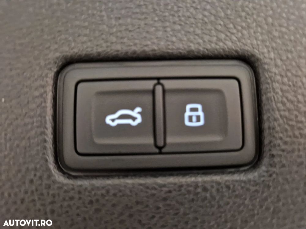 Audi Q8 55 TFSI e quattro Tiptronic PHEV - 33
