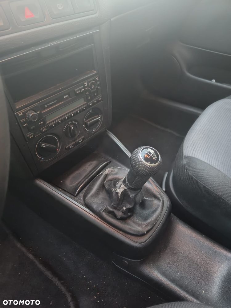 Volkswagen Golf 1.6 Basis - 8