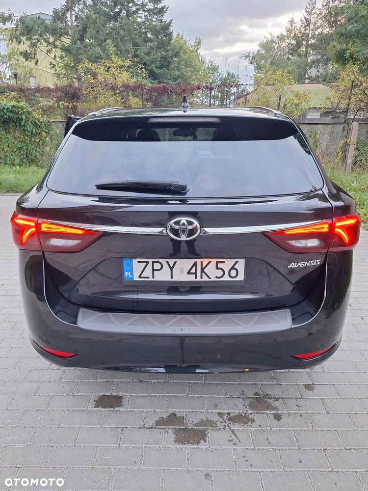 Toyota Avensis - 8