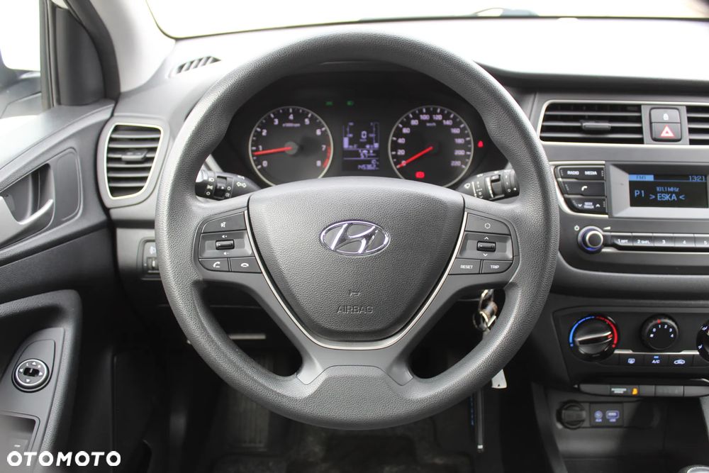 Hyundai i20 - 19