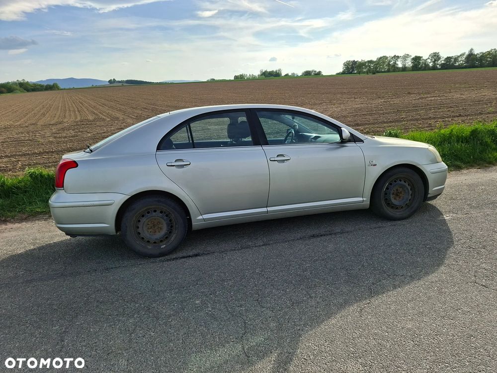Toyota Avensis 1.8 VVT-i Luna - 22