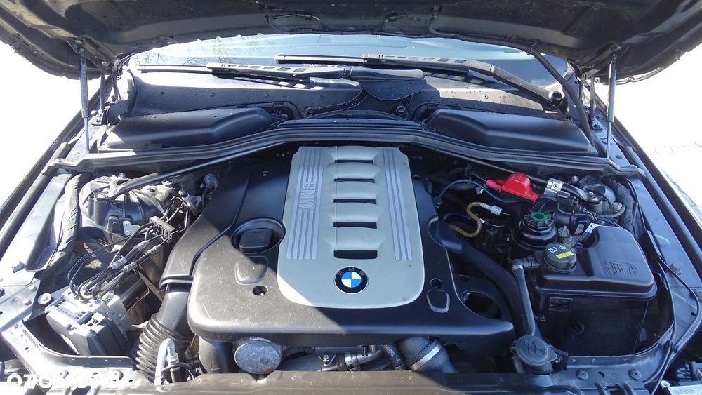 BMW Seria 5 525d - 27