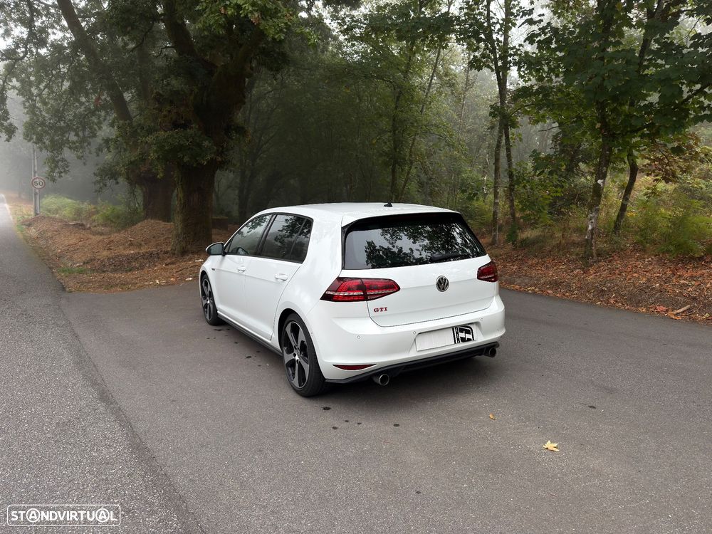 VW Golf 2.0 GTI - 36
