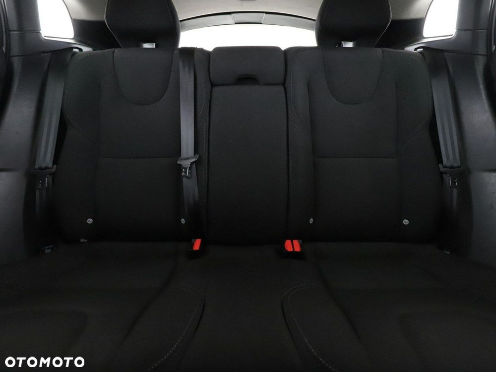 Volvo V40 Cross Country D2 - 18